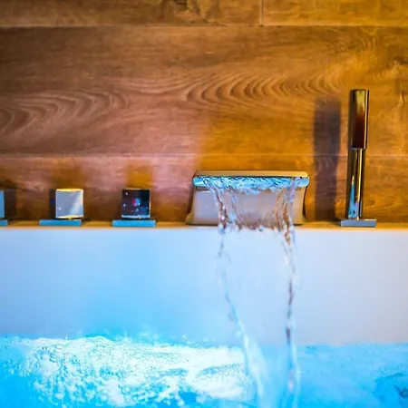 Noho Boutique , Premium Living Dikeou 8 Apartment